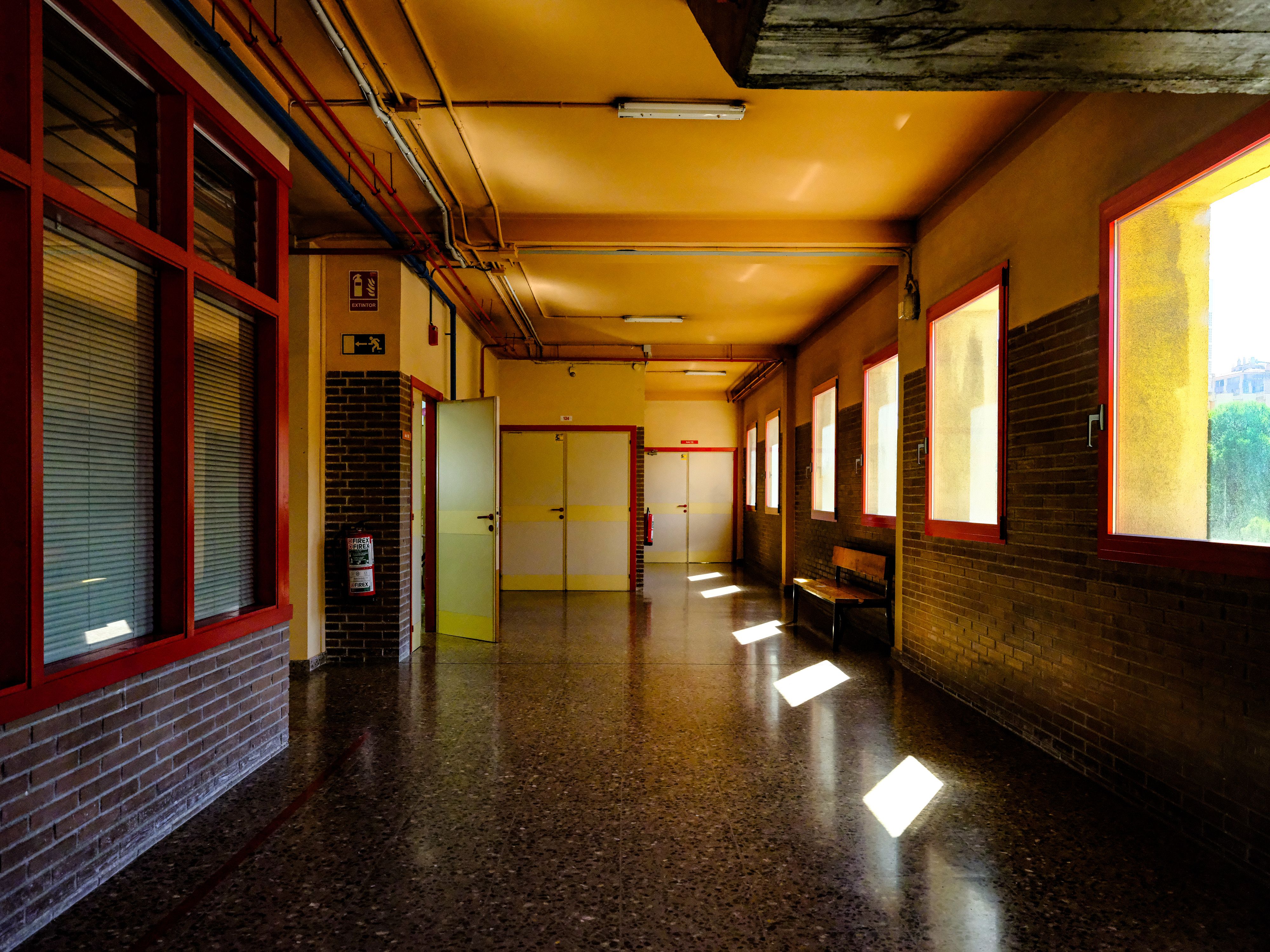 Chi deve presentarsi a scuola tra assunzioni, trasferimenti e anno di prova